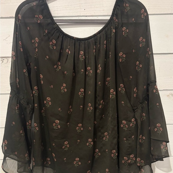 White House Black Market
Bell Sleeve Olive Green Floral Sheer
Blouse Top -Medium - Picture 5 of 9
